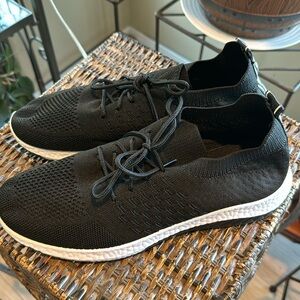 DANSKIN women’s black knit lace up sneaker 
Size 10‎